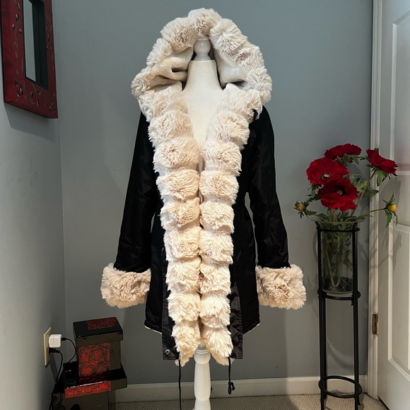 NEW TT Luxe Warm Plush Hooded Faux Fur Long Coat Anorak Raincoat Black Cream … - Picture 7 of 15